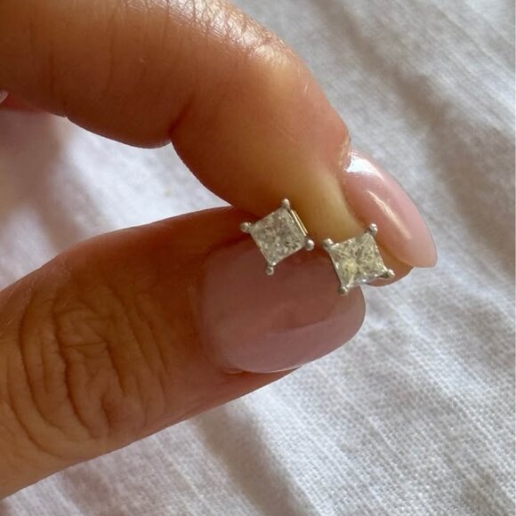 14K Gold Diamond Stud Earrings – Certified -- open to reasonable offers - Picture 4 of 6